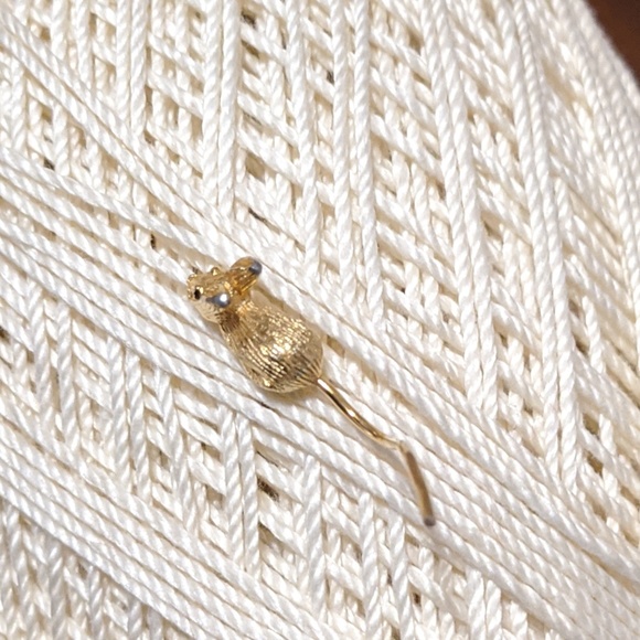 Small Mouse Pin - Picture 3 of 6